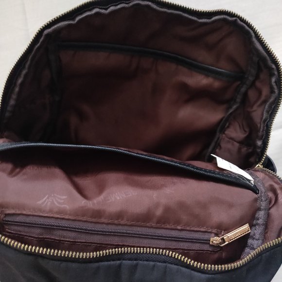 Black Oxford Cloth Backpack with 4 Layers - Picture 4 of 7